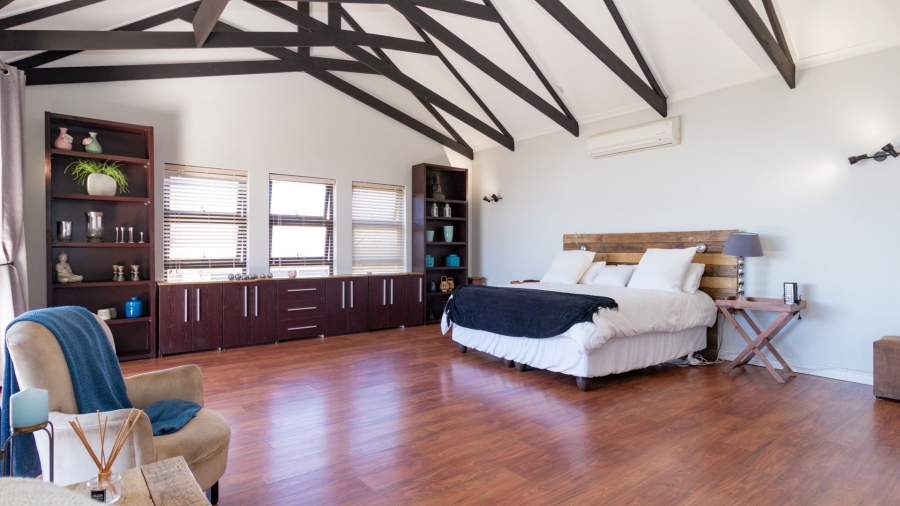 4 Bedroom Property for Sale in The Coves North West